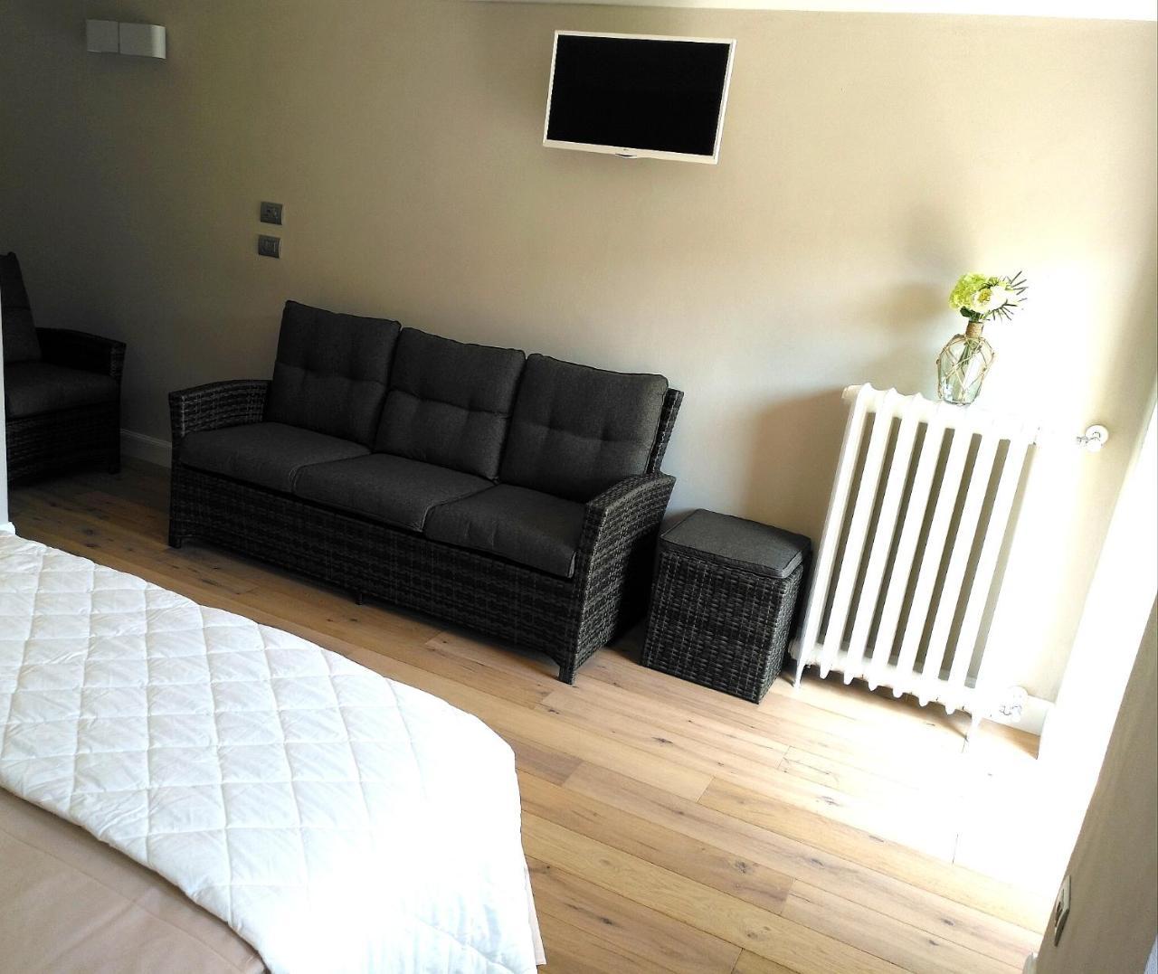 B&B "Madama Granet" Borgo San Dalmazzo Exteriör bild